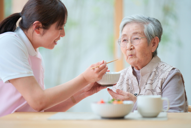 介護職を食べる高齢者