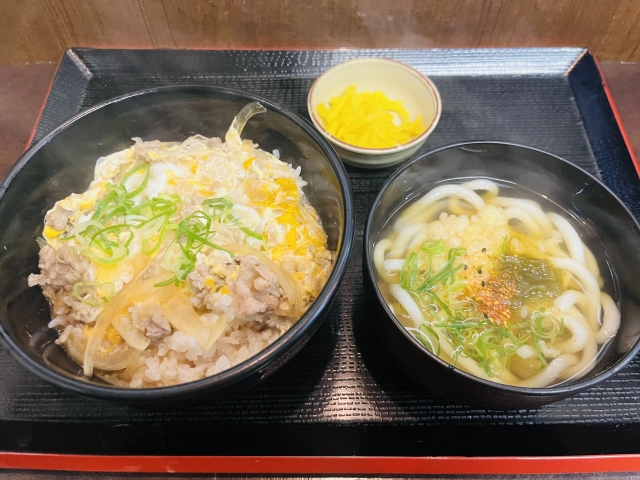 他人丼とうどんのセットメニュー